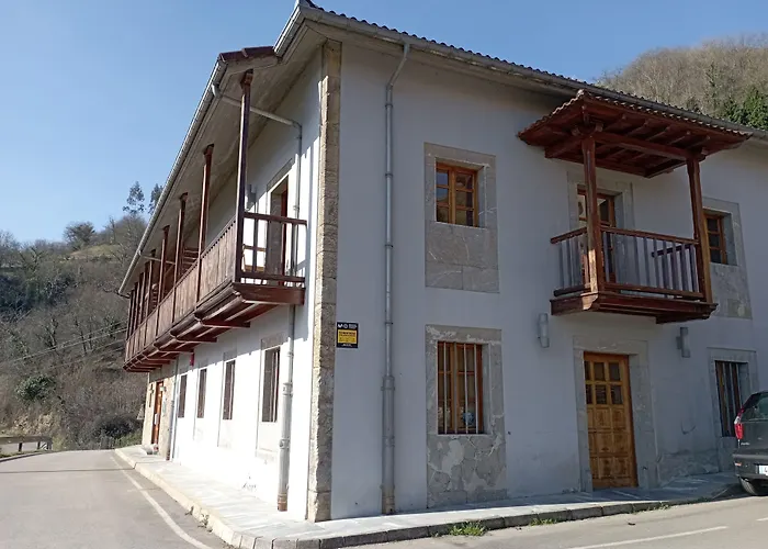 San Martino 3* Pola de Lena