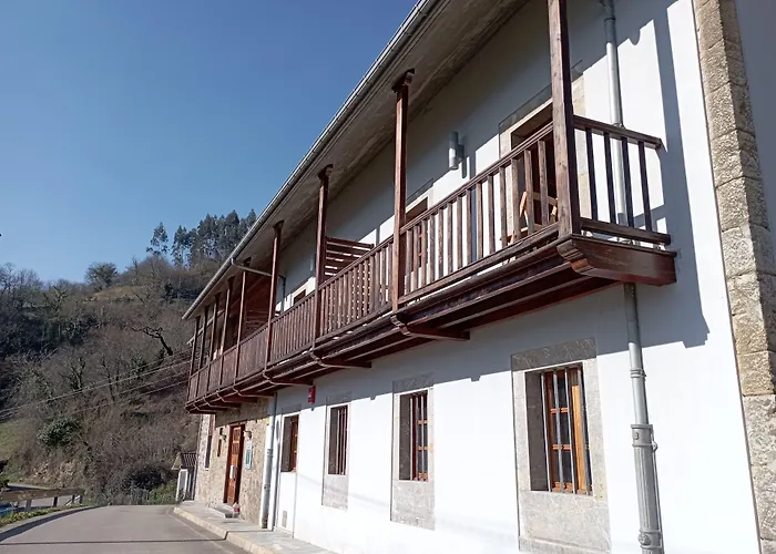 San Martino 3* Pola de Lena